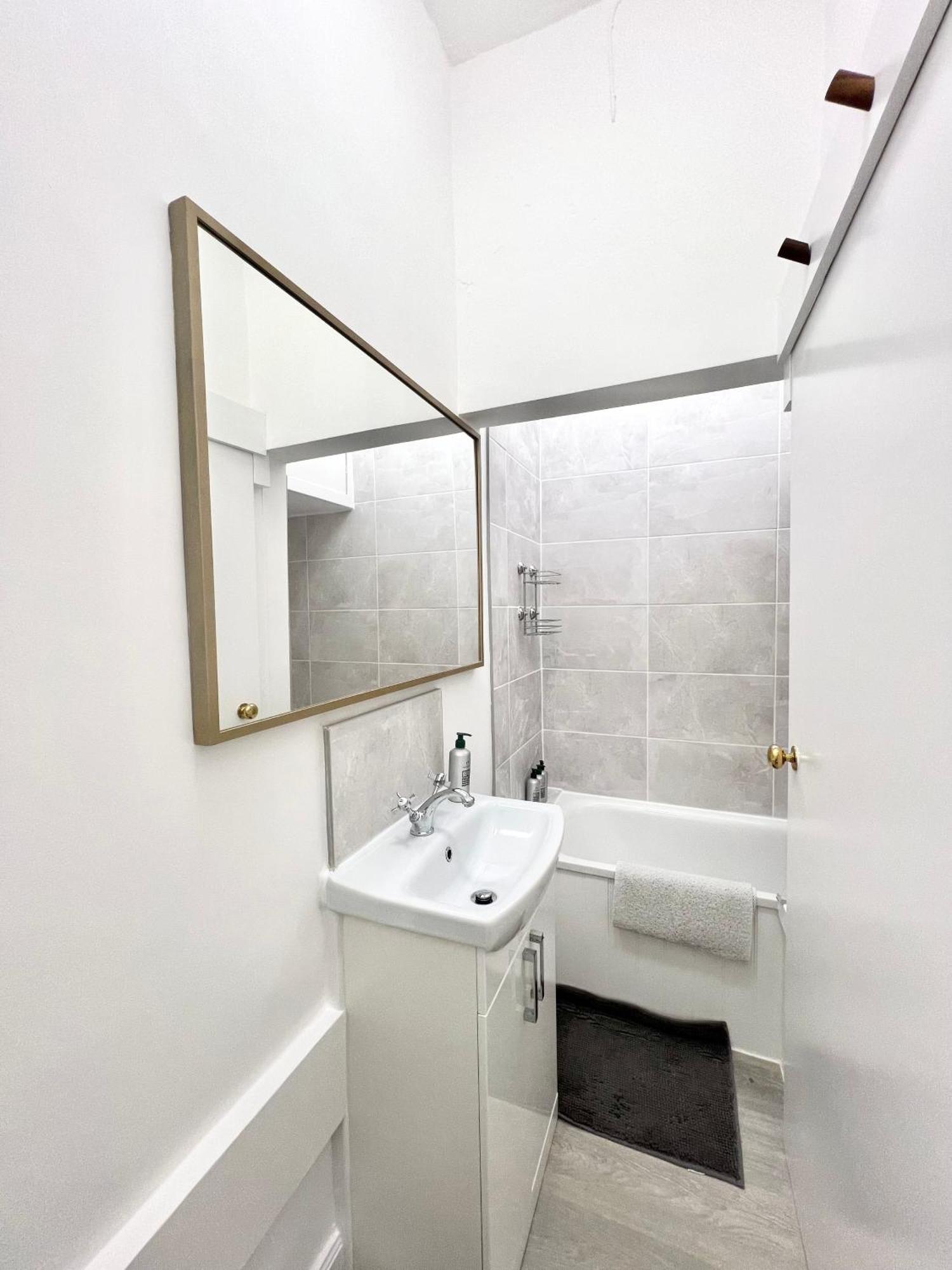 Bright Old Town City Centre Apartment إدنبرة المظهر الخارجي الصورة